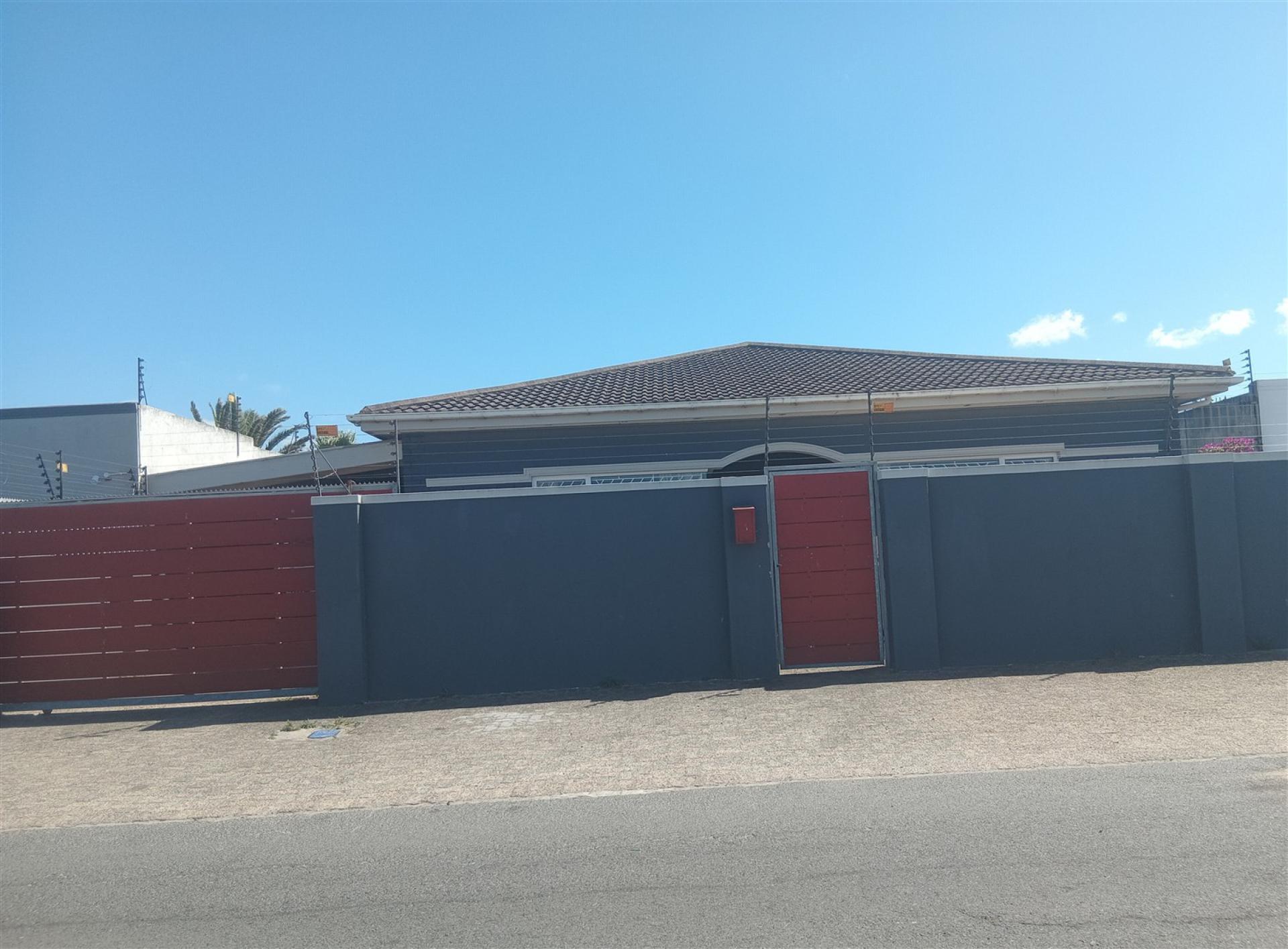 Front View of property in Schaapkraal