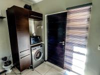  of property in Glenvista