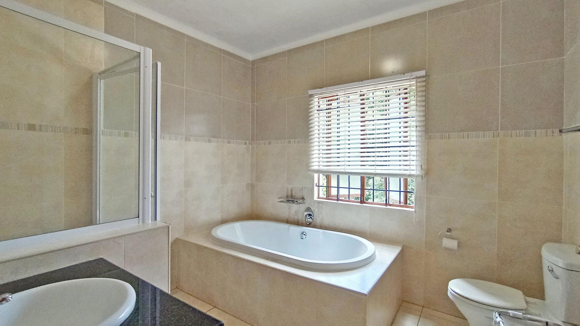 Bathroom 2 - 11 square meters of property in Hillcrest - KZN