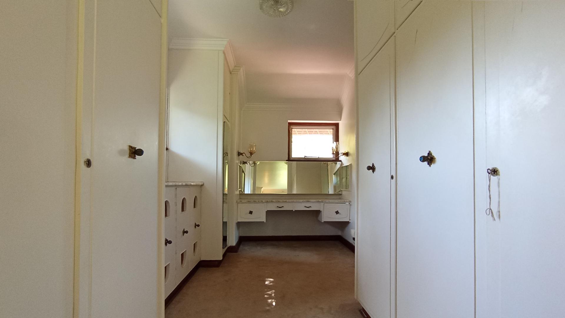 Main Bedroom - 52 square meters of property in Observatory - JHB