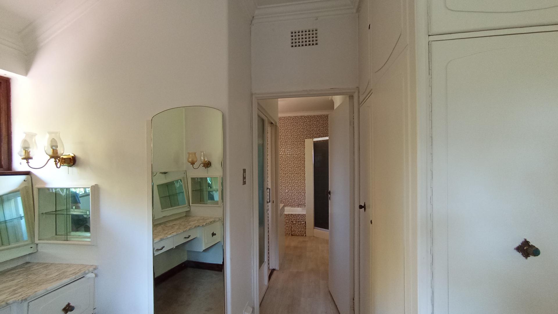 Main Bedroom - 52 square meters of property in Observatory - JHB