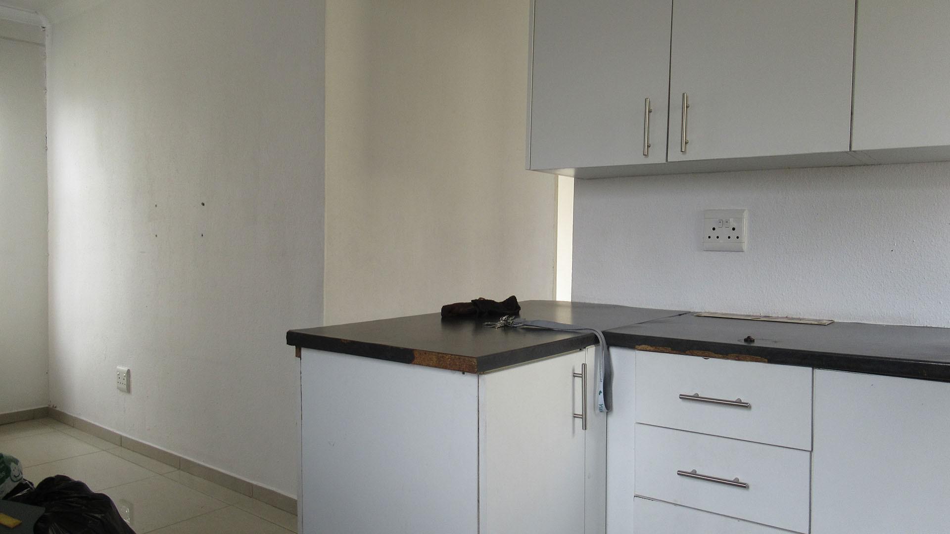 Kitchen - 5 square meters of property in Bloubosrand