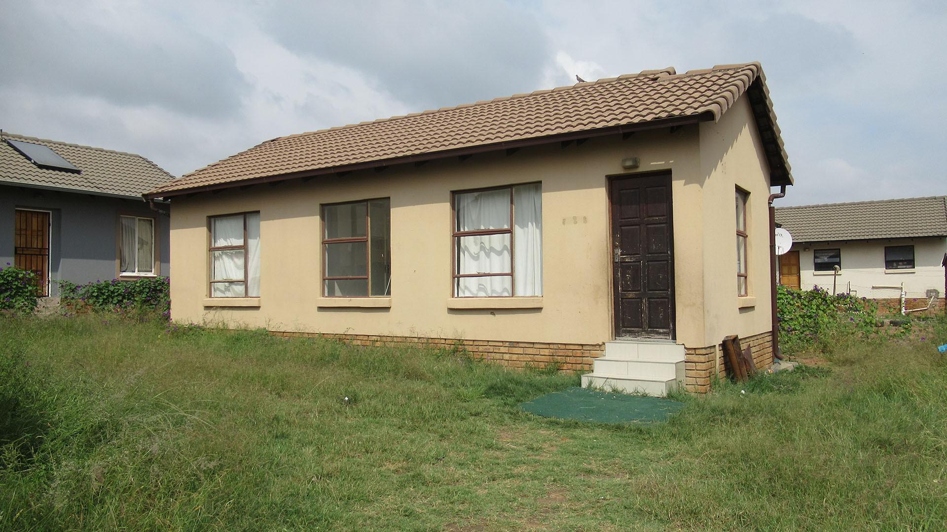 Backyard of property in Bloubosrand