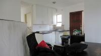 Lounges - 13 square meters of property in Bloubosrand
