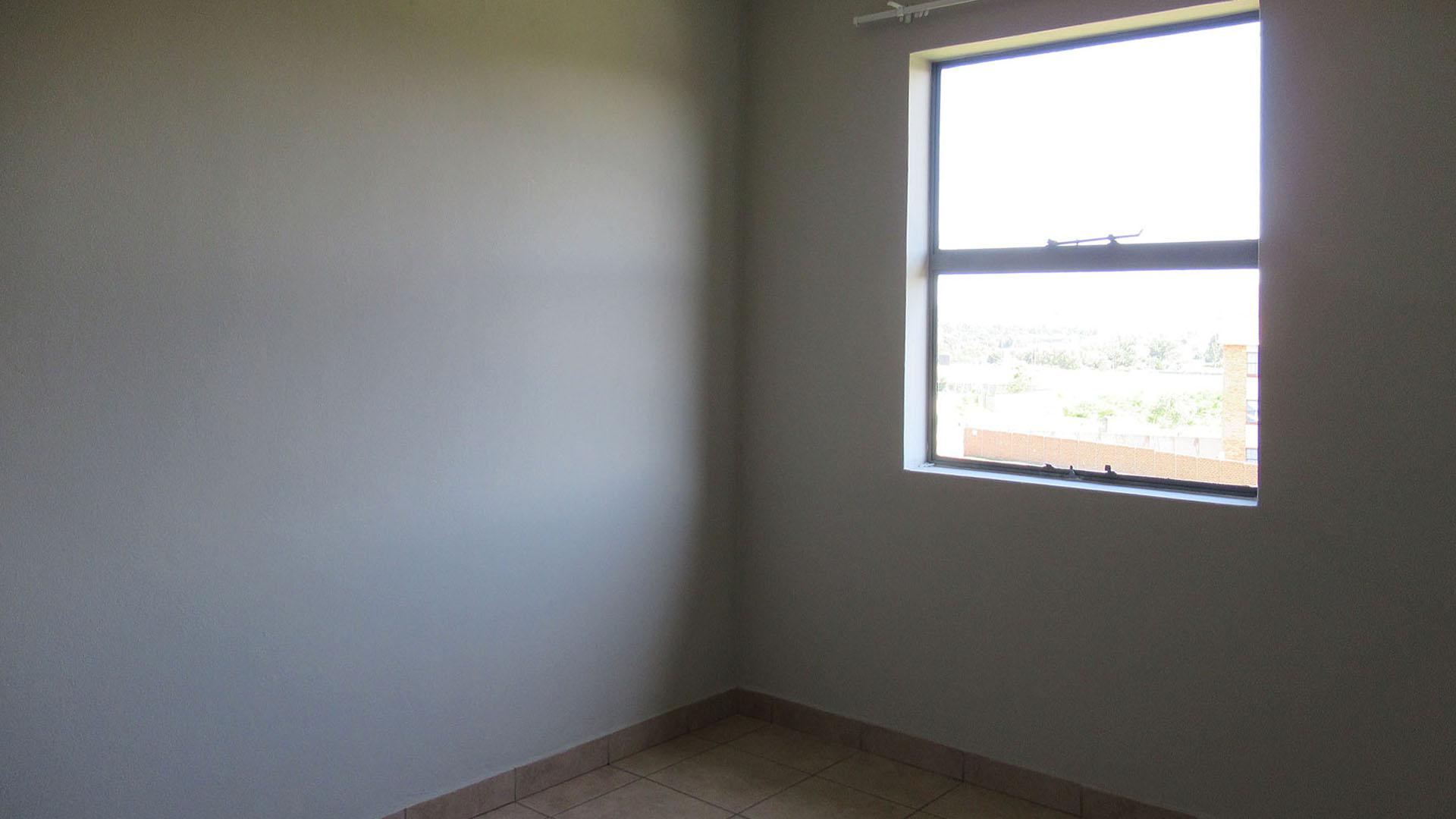 Bed Room 2 - 8 square meters of property in Olifantsvlei 327-Iq