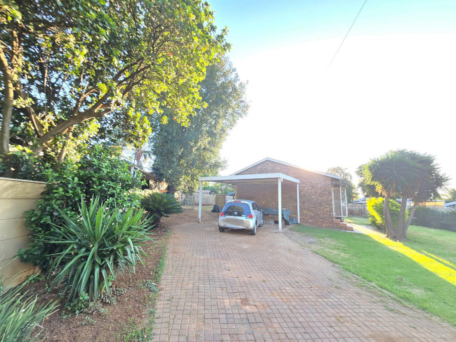 Front View of property in Wilgeheuwel 