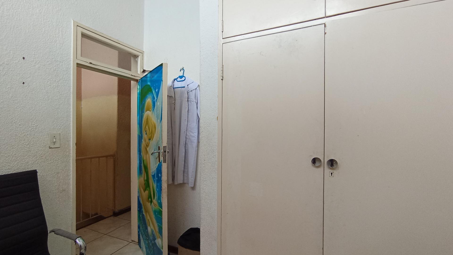 Bed Room 2 - 13 square meters of property in Windsor East