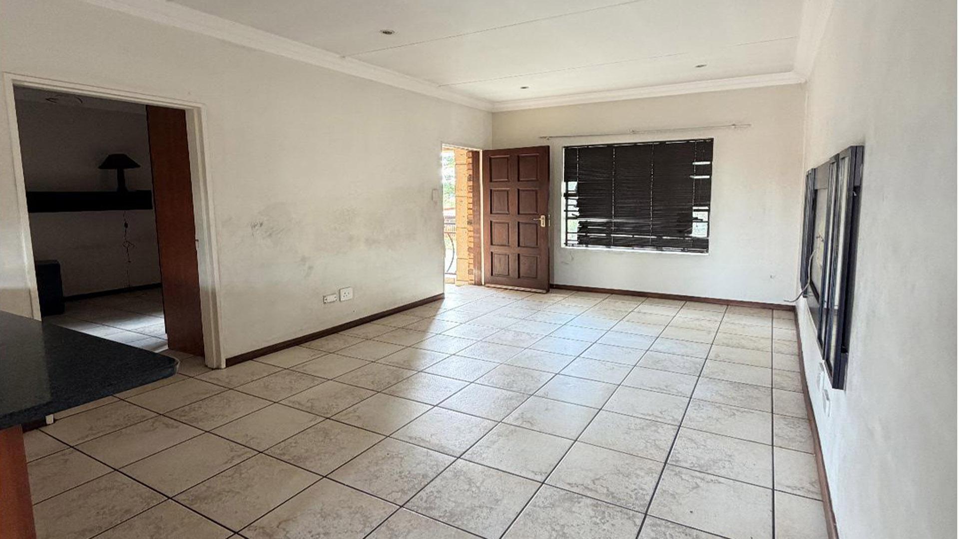 Lounges of property in Emalahleni (Witbank) 