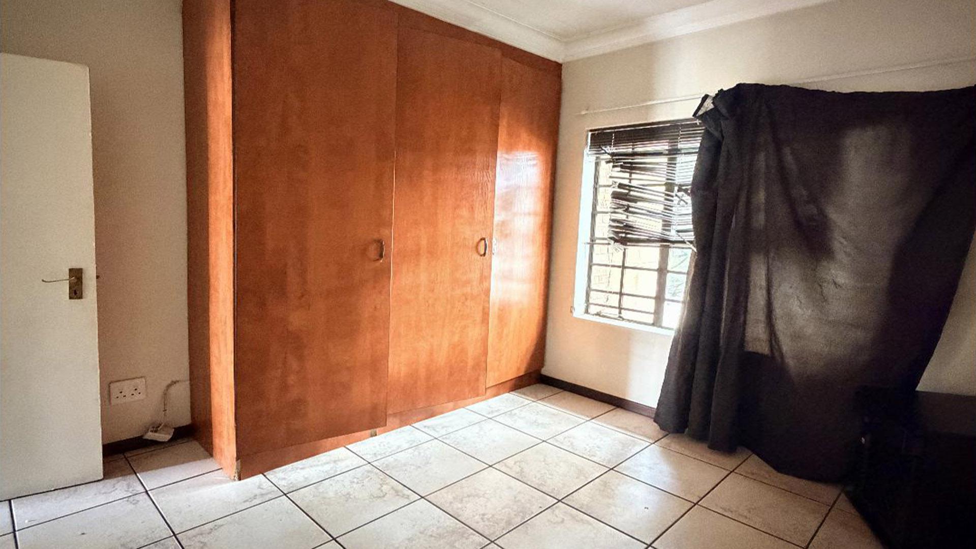 Bed Room 2 of property in Emalahleni (Witbank) 