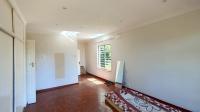 Main Bedroom - 24 square meters of property in Athlone