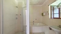 Main Bathroom - 10 square meters of property in Athlone