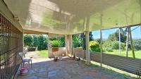 Patio - 30 square meters of property in Athlone