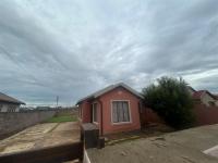 Front View of property in Dawn Park