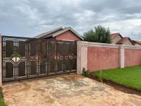 Front View of property in Dawn Park