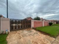 Front View of property in Dawn Park