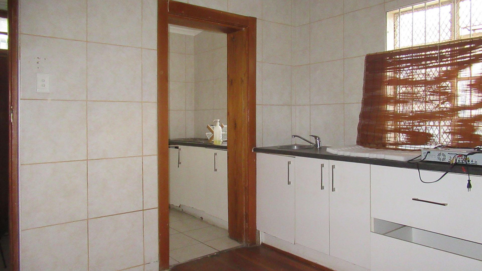 Kitchen - 35 square meters of property in Orange Grove