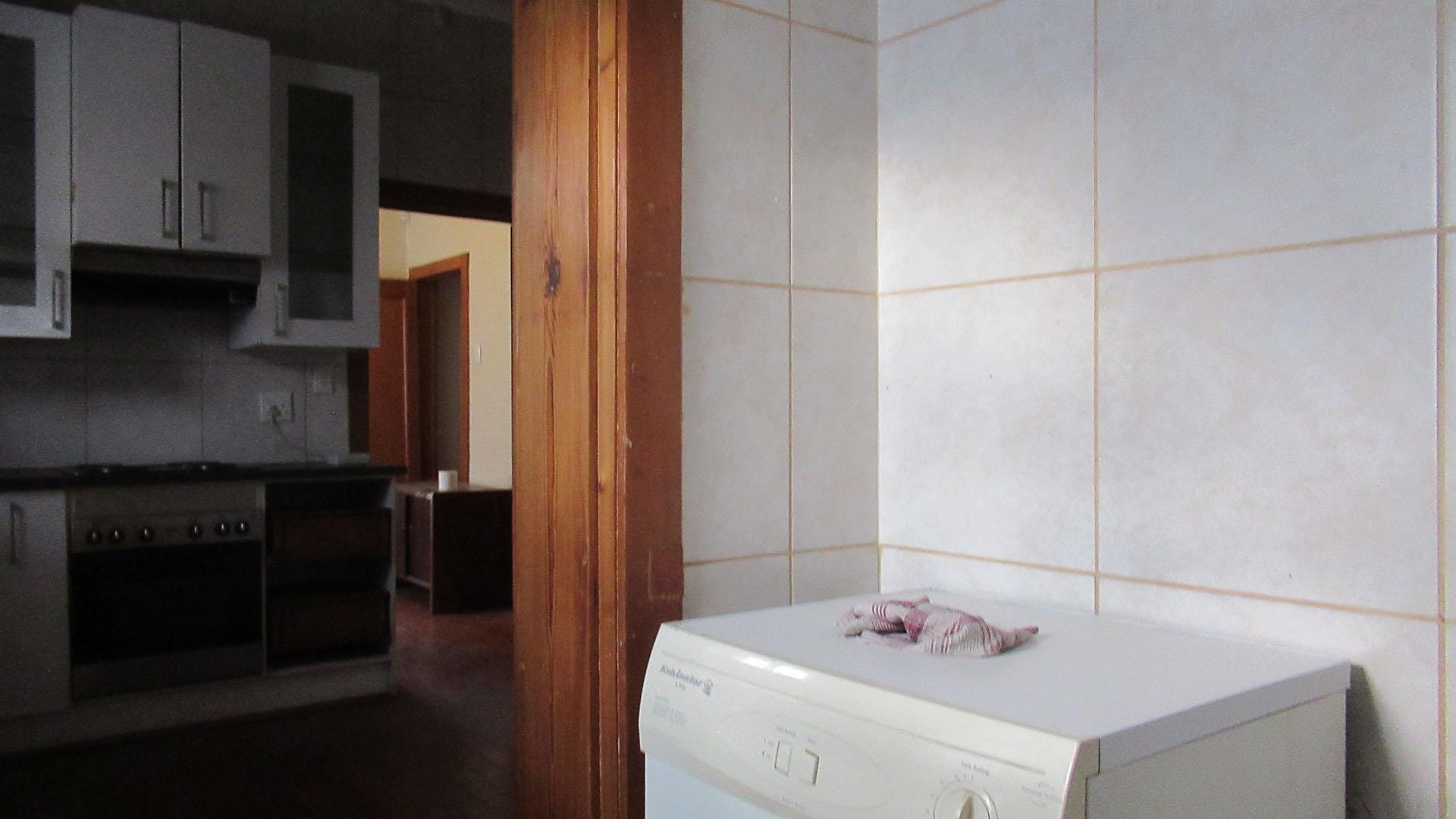 Scullery - 4 square meters of property in Orange Grove
