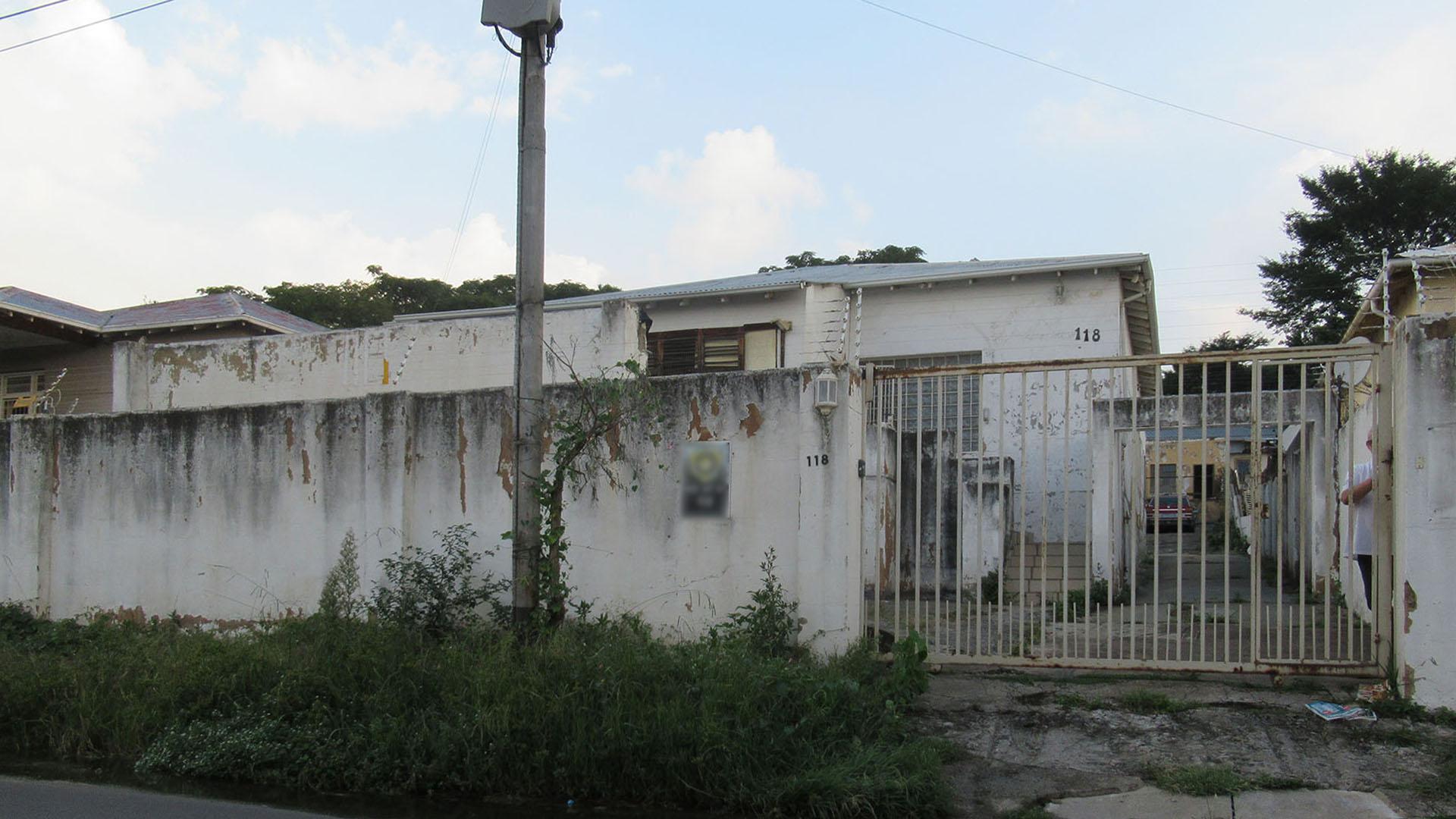 Front View of property in Orange Grove