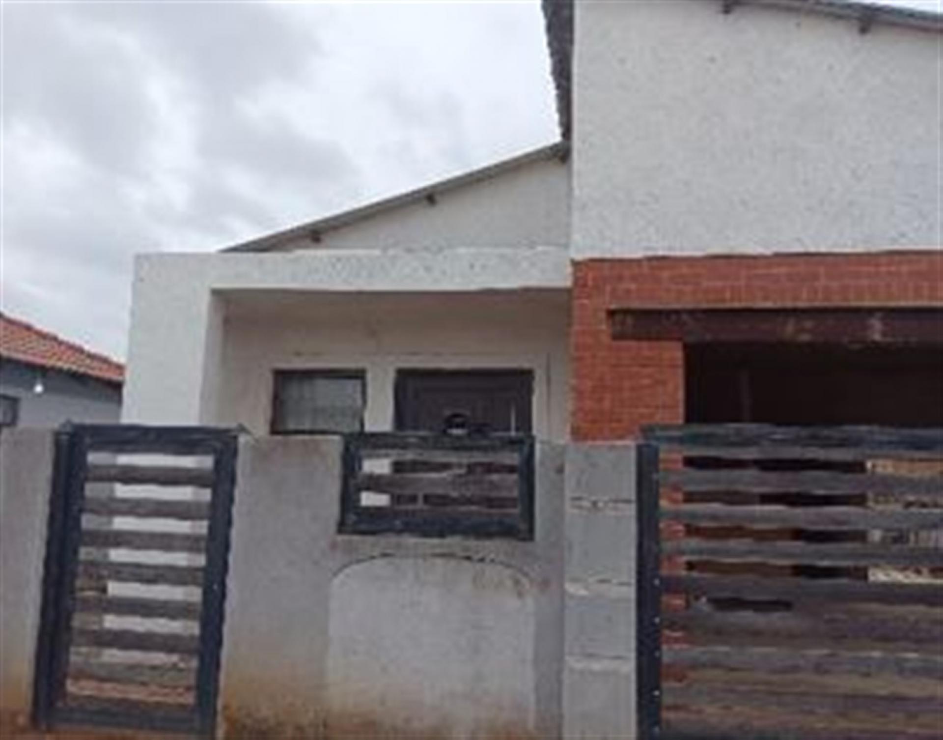 Front View of property in Nellmapius