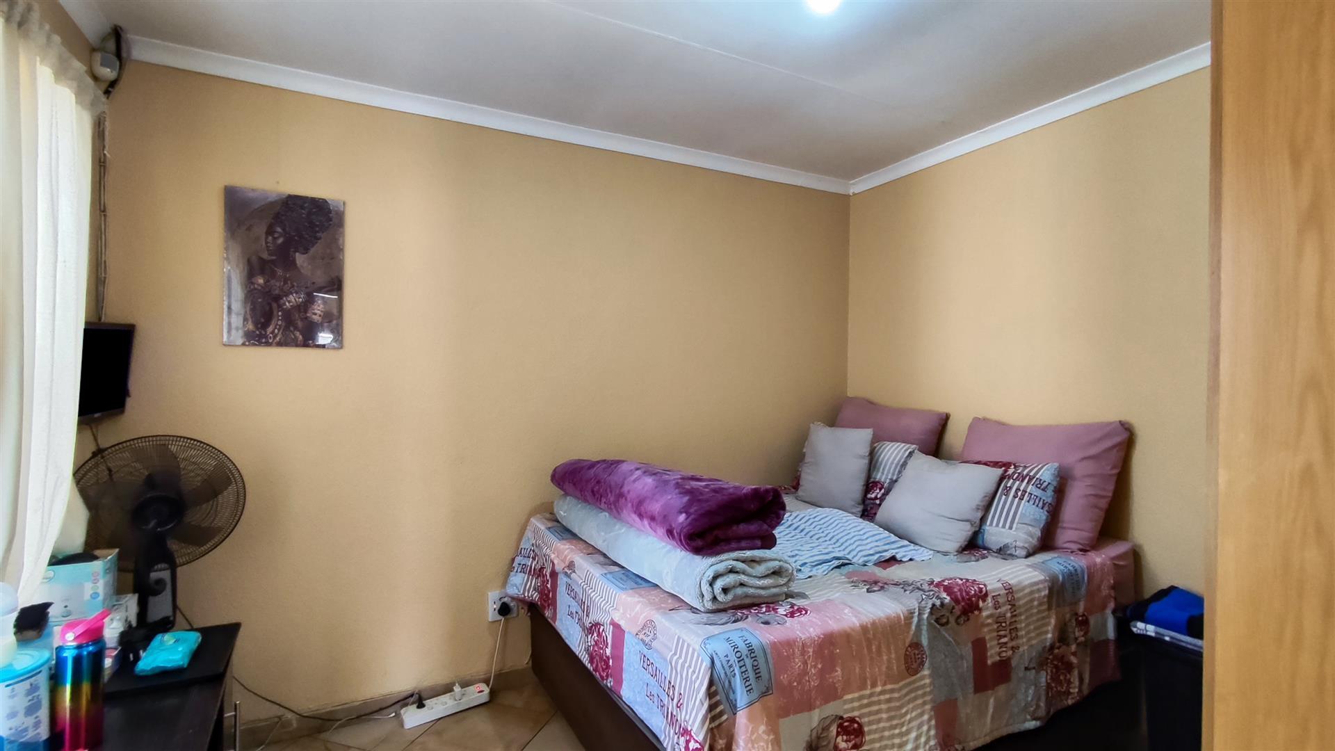 Main Bedroom - 13 square meters of property in Birch Acres