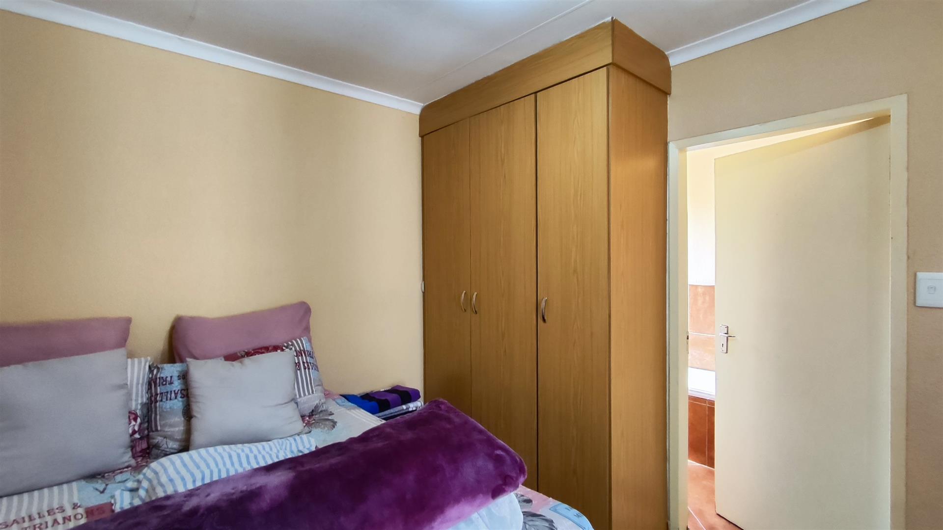 Main Bedroom - 13 square meters of property in Birch Acres