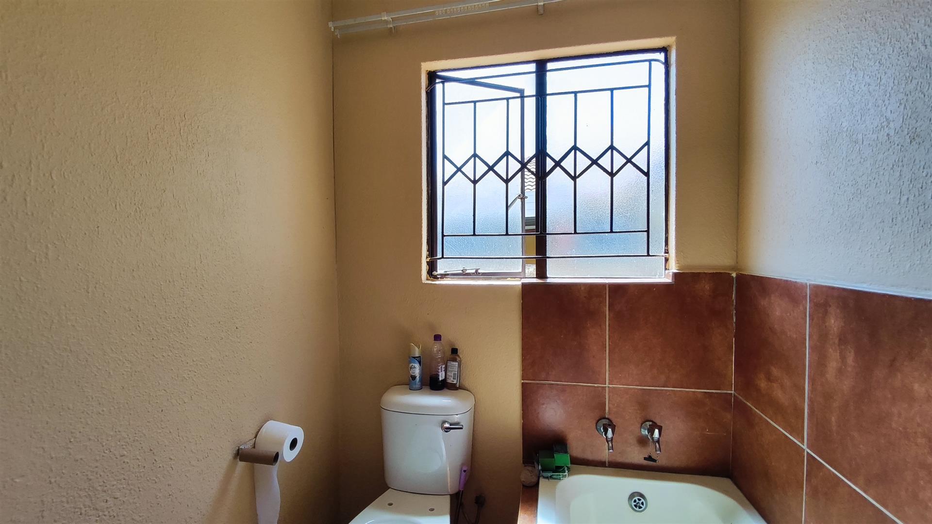 Main Bathroom - 5 square meters of property in Birch Acres