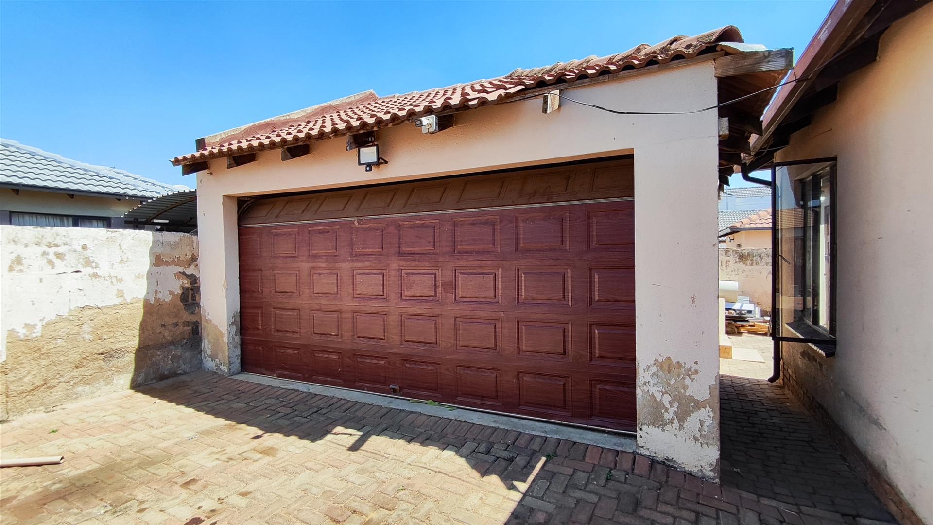 Front View of property in Birch Acres