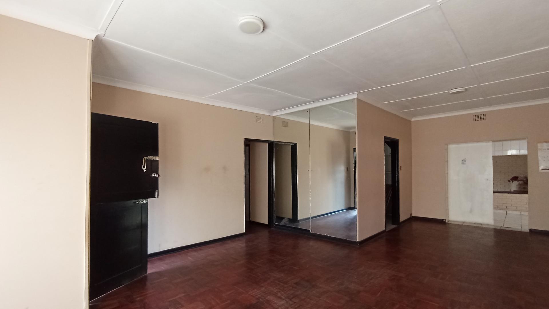 Lounges - 60 square meters of property in Homestead