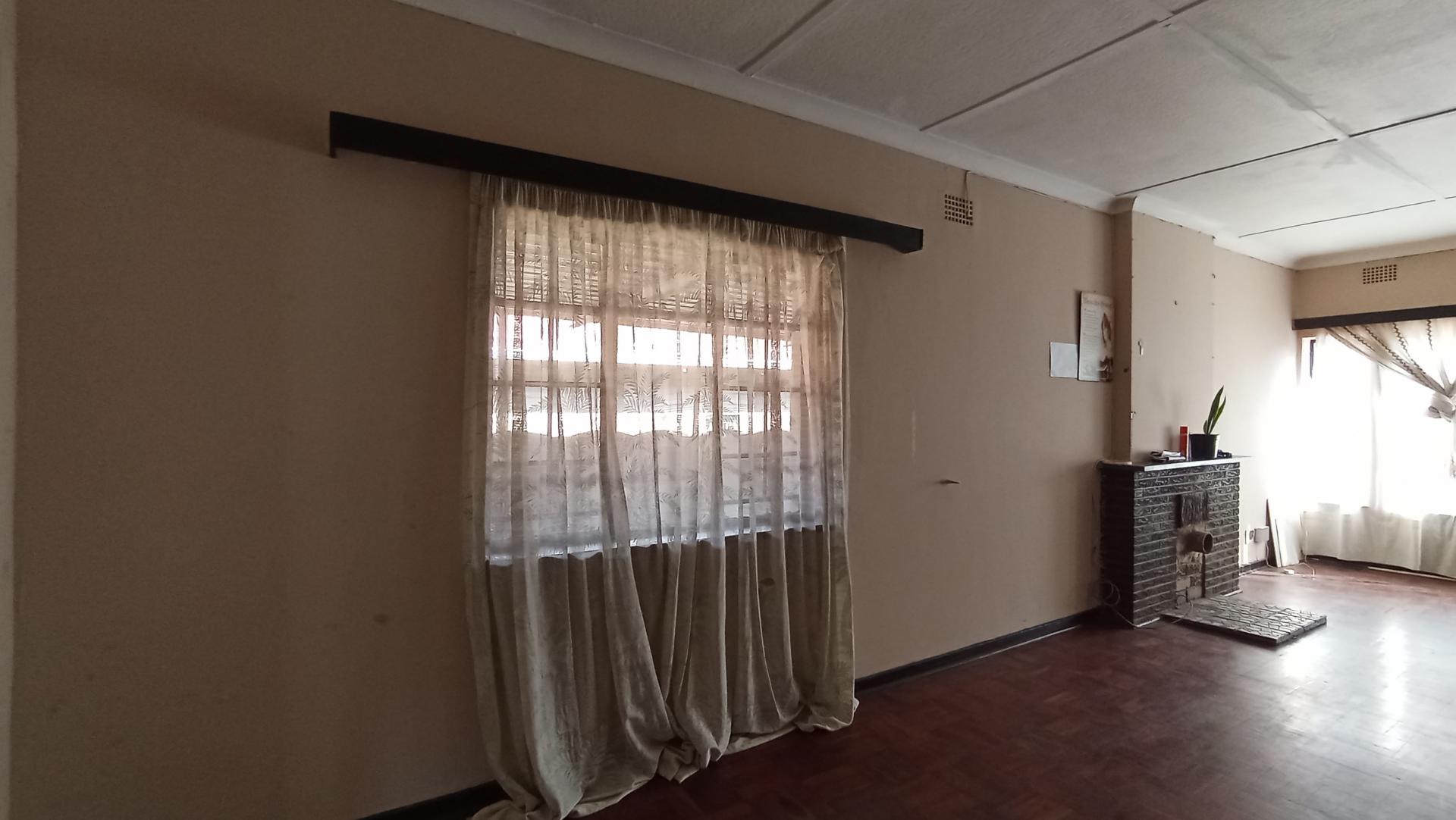 Dining Room - 11 square meters of property in Homestead