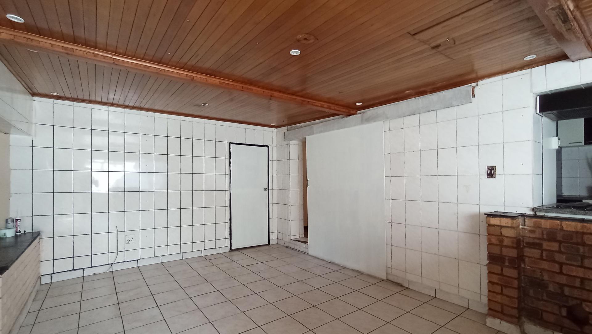 Spaces - 76 square meters of property in Homestead