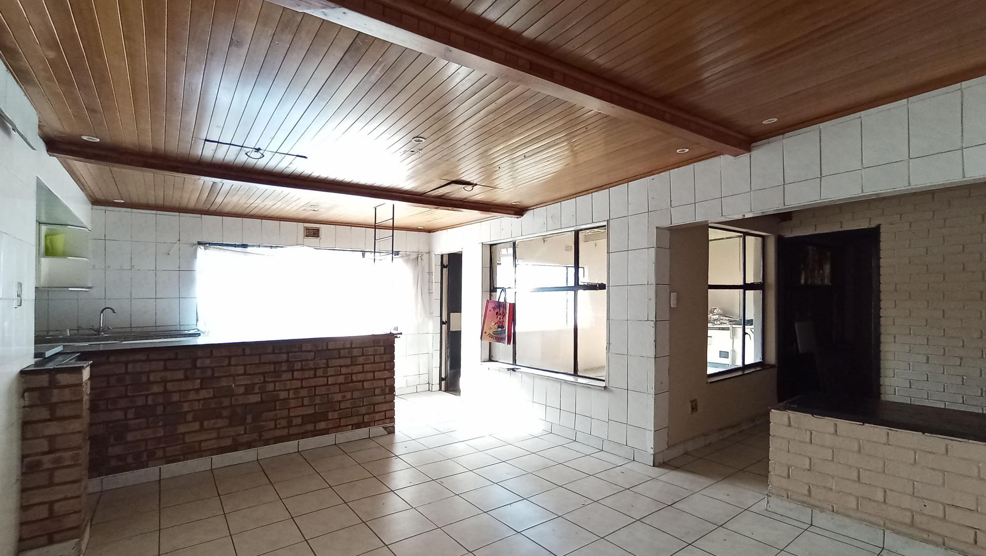 Spaces - 76 square meters of property in Homestead