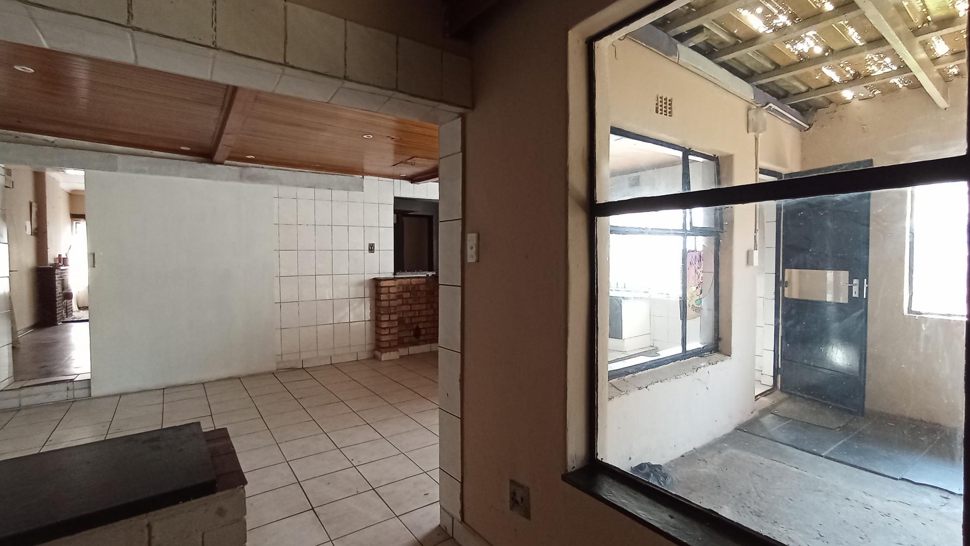 Spaces - 76 square meters of property in Homestead