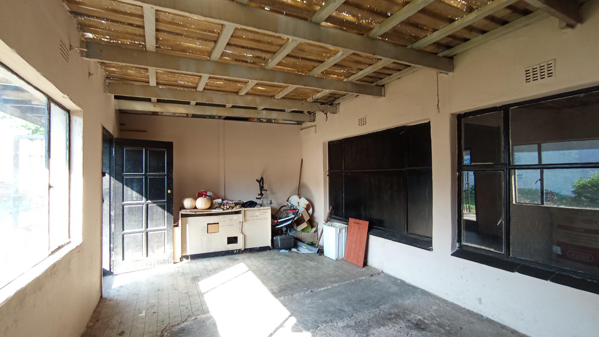 Spaces - 76 square meters of property in Homestead