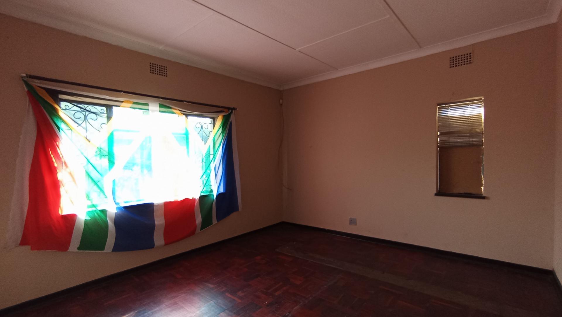 Bed Room 2 - 20 square meters of property in Homestead