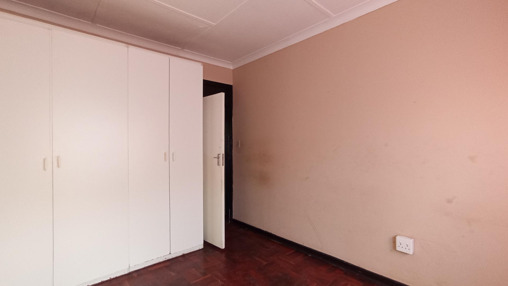 Bed Room 3 - 14 square meters of property in Homestead