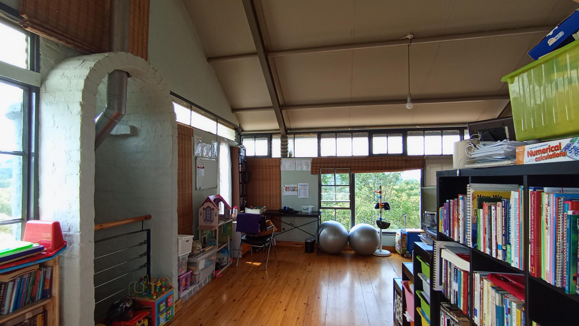 Spaces - 73 square meters of property in Farmall A.H.