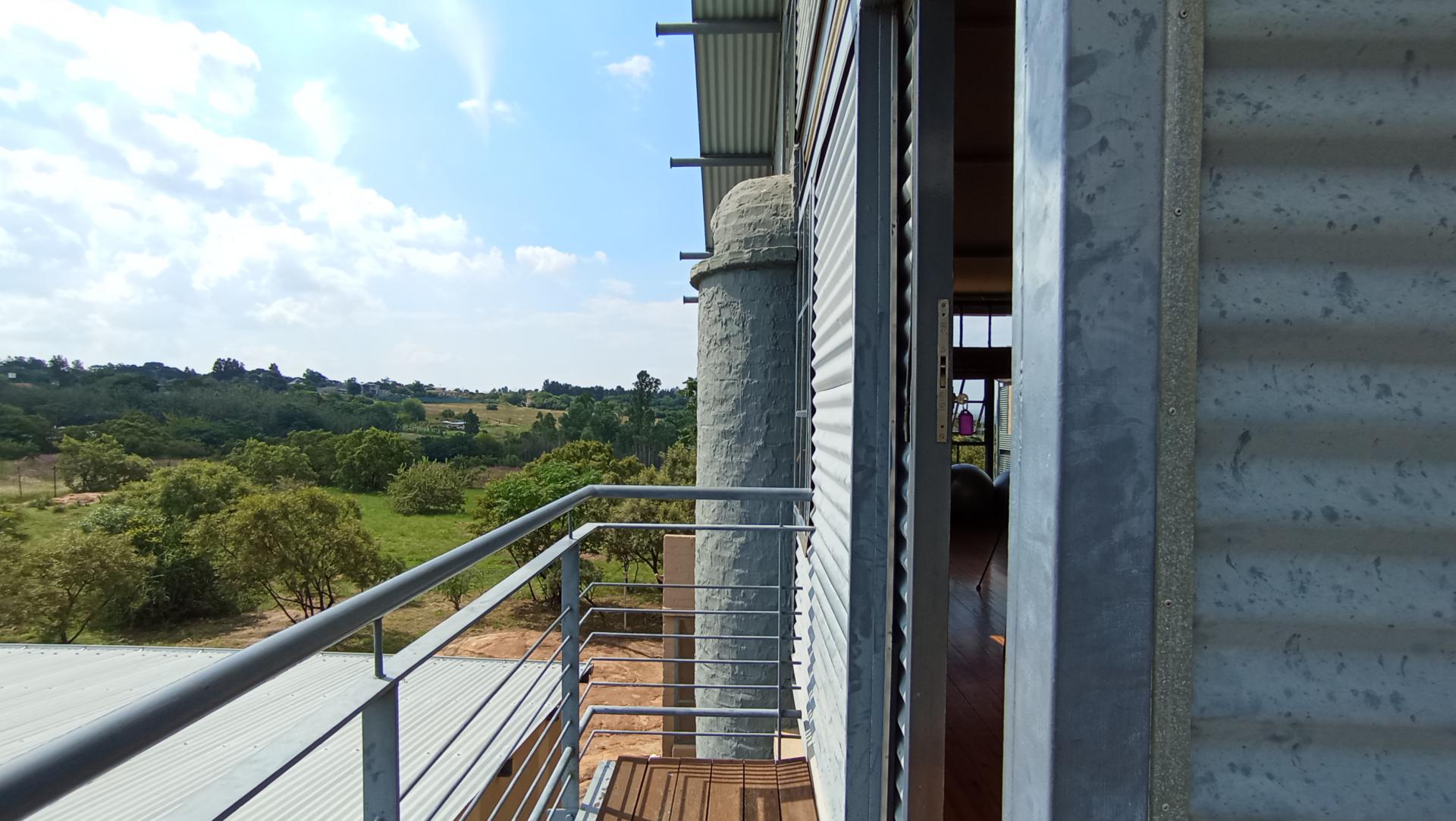 Balcony - 10 square meters of property in Farmall A.H.