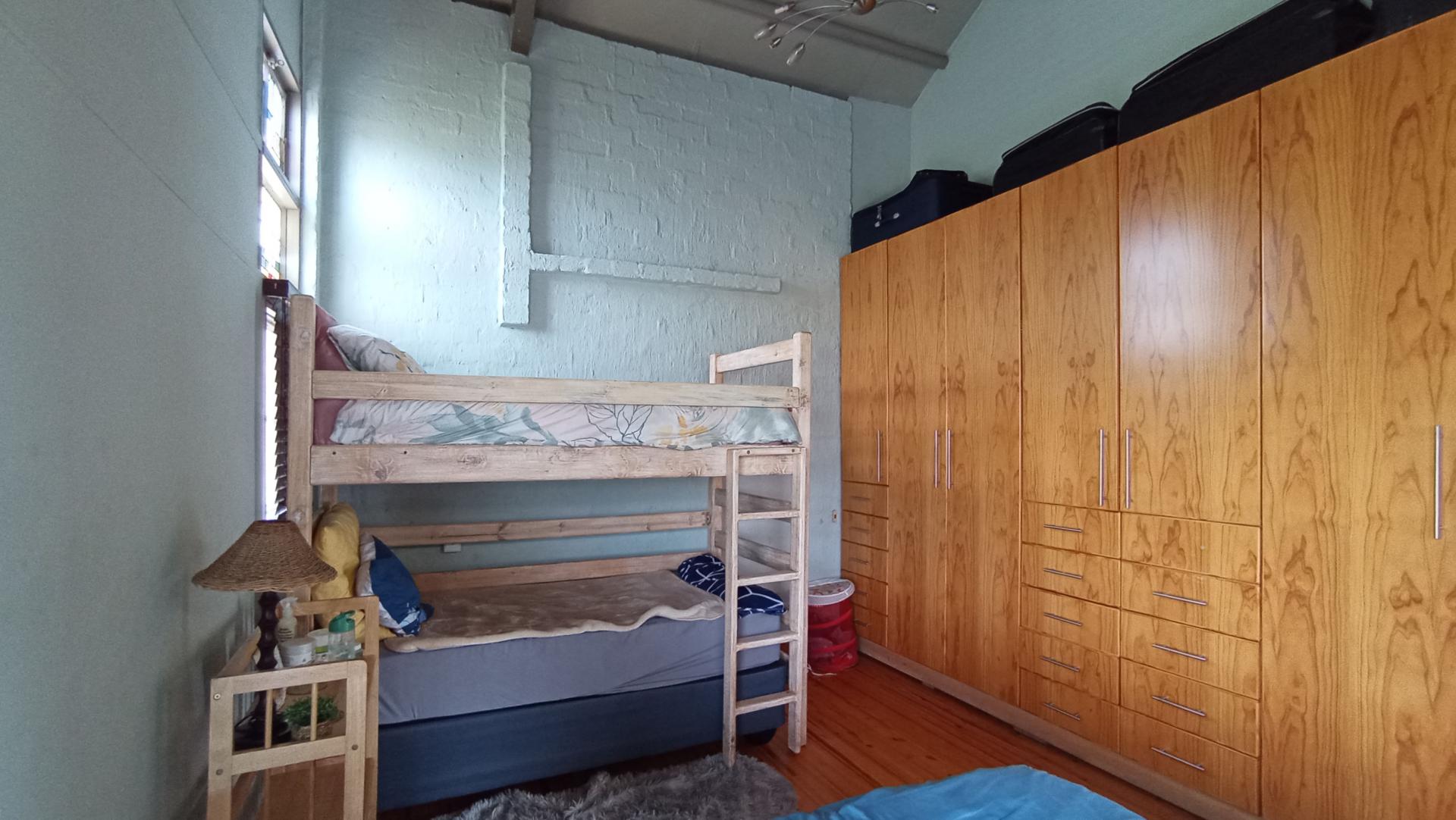 Bed Room 1 - 18 square meters of property in Farmall A.H.