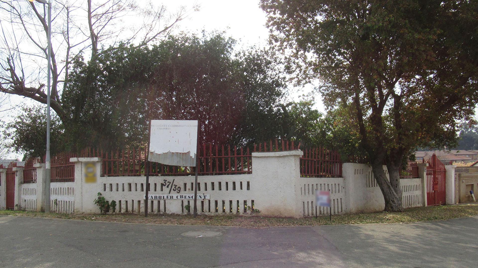 Front View of property in Meredale