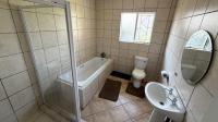 Bathroom 1 of property in Sonneveld