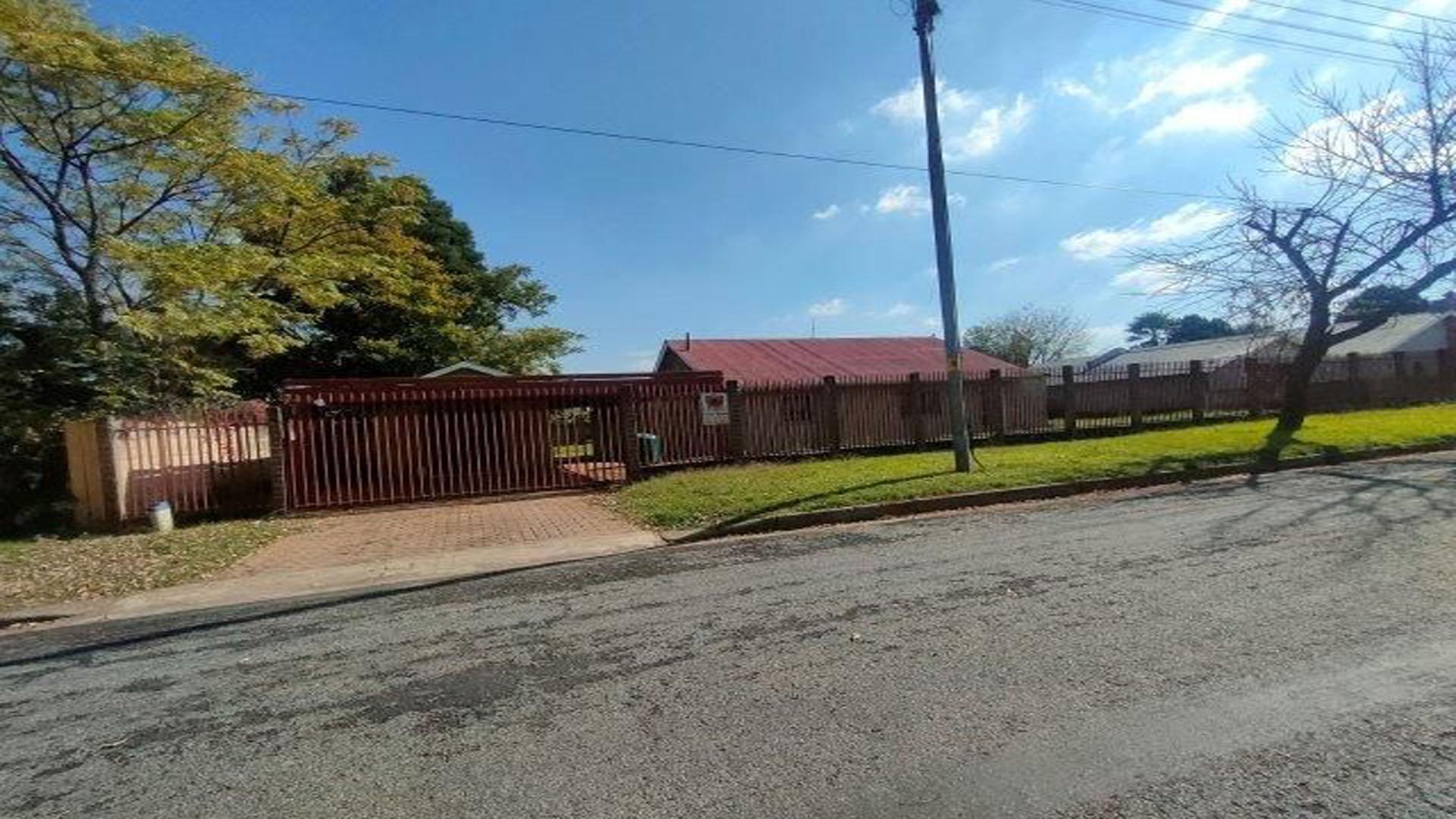 Front View of property in Wychwood