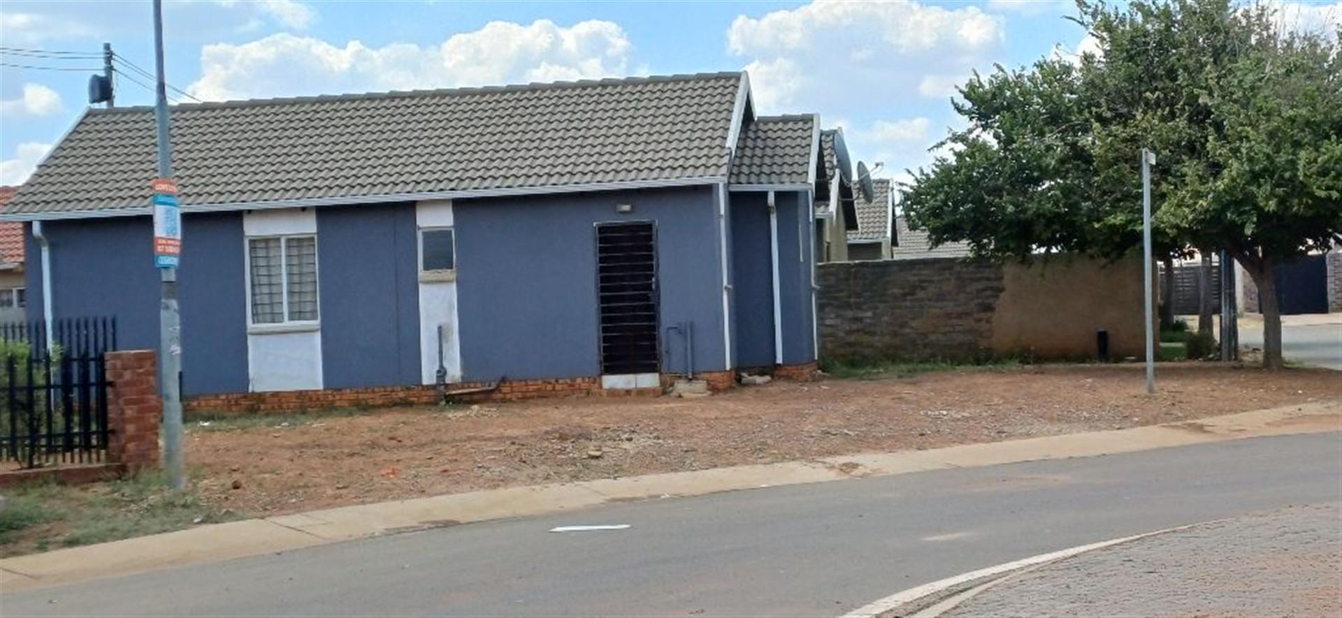 Front View of property in Savanna City