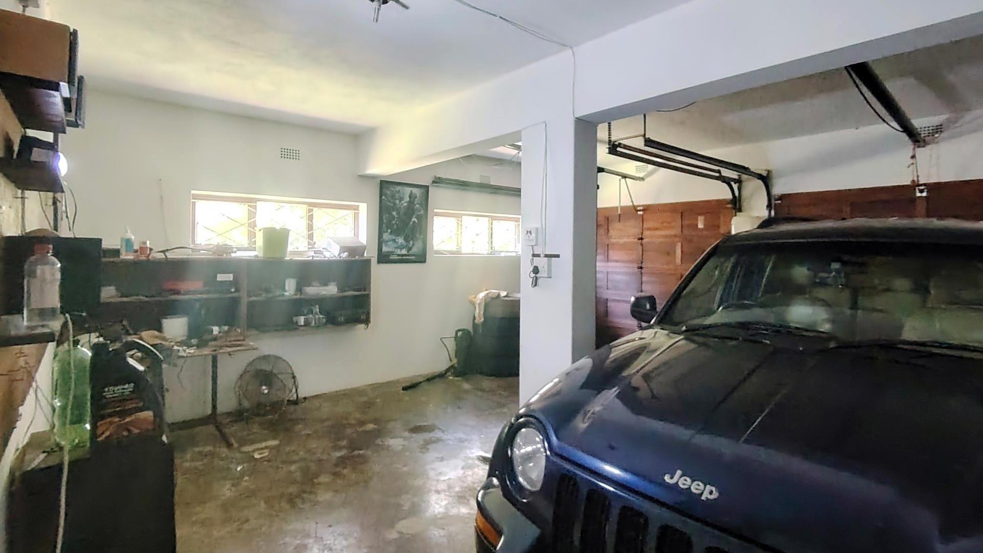 Garage of property in Glenmore (KZN)