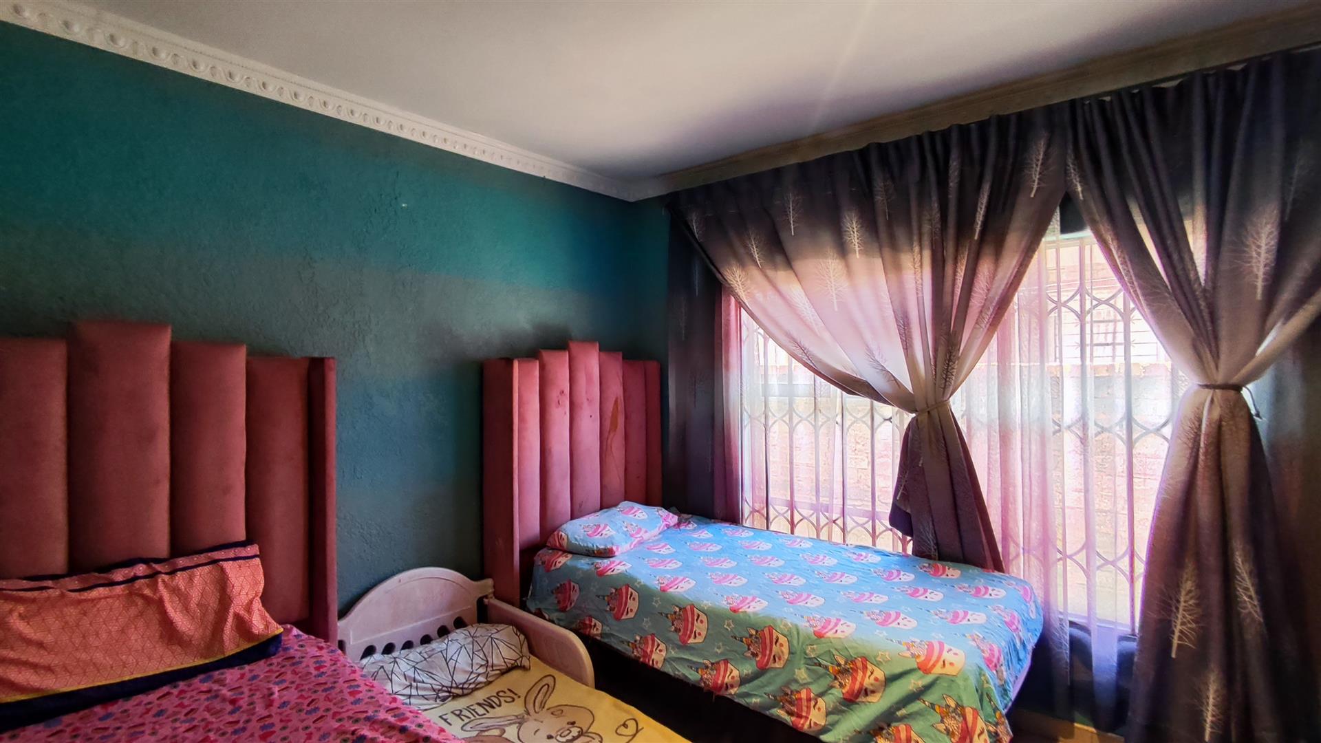 Bed Room 2 - 13 square meters of property in Actonville