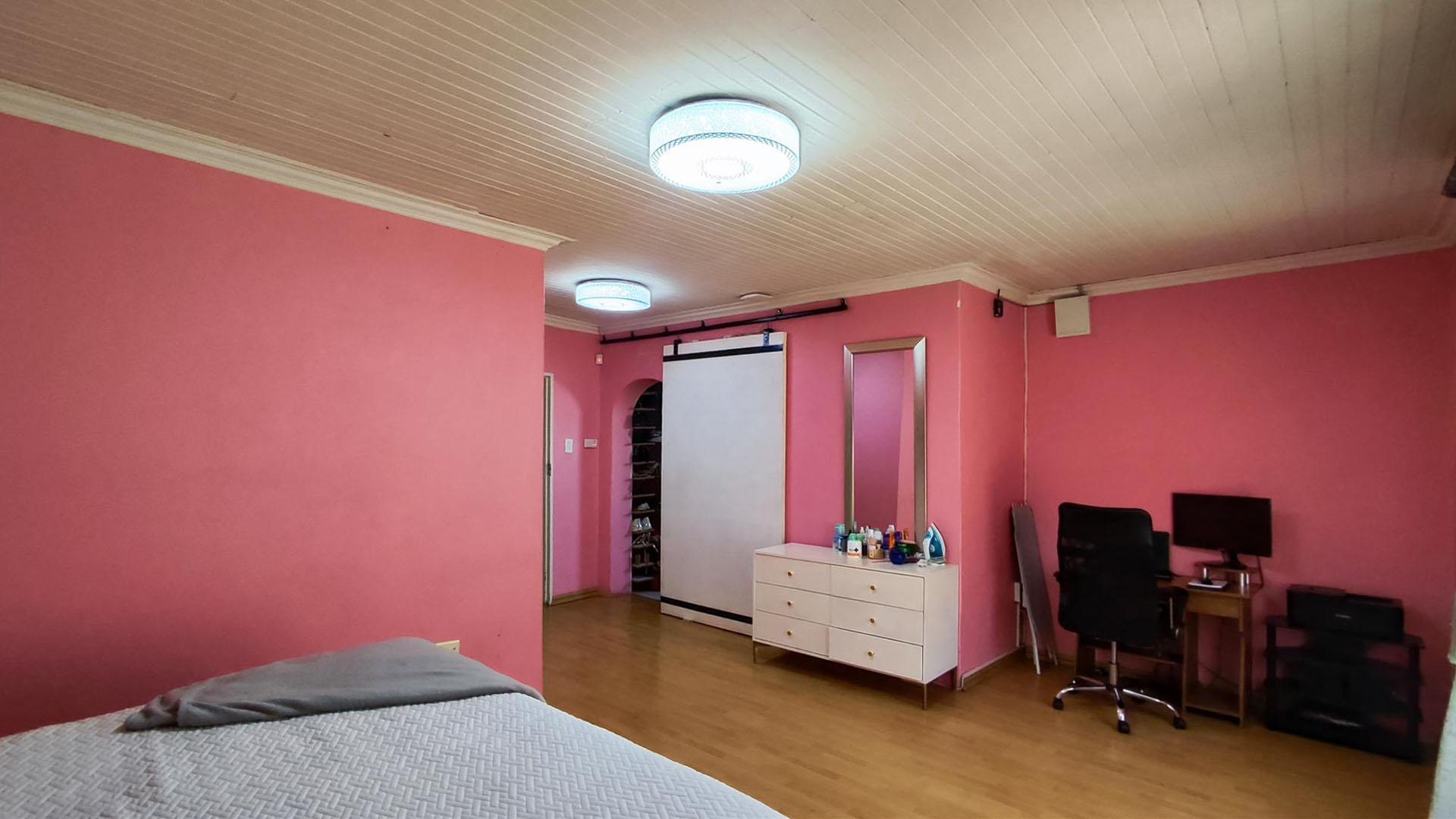 Main Bedroom - 36 square meters of property in Actonville