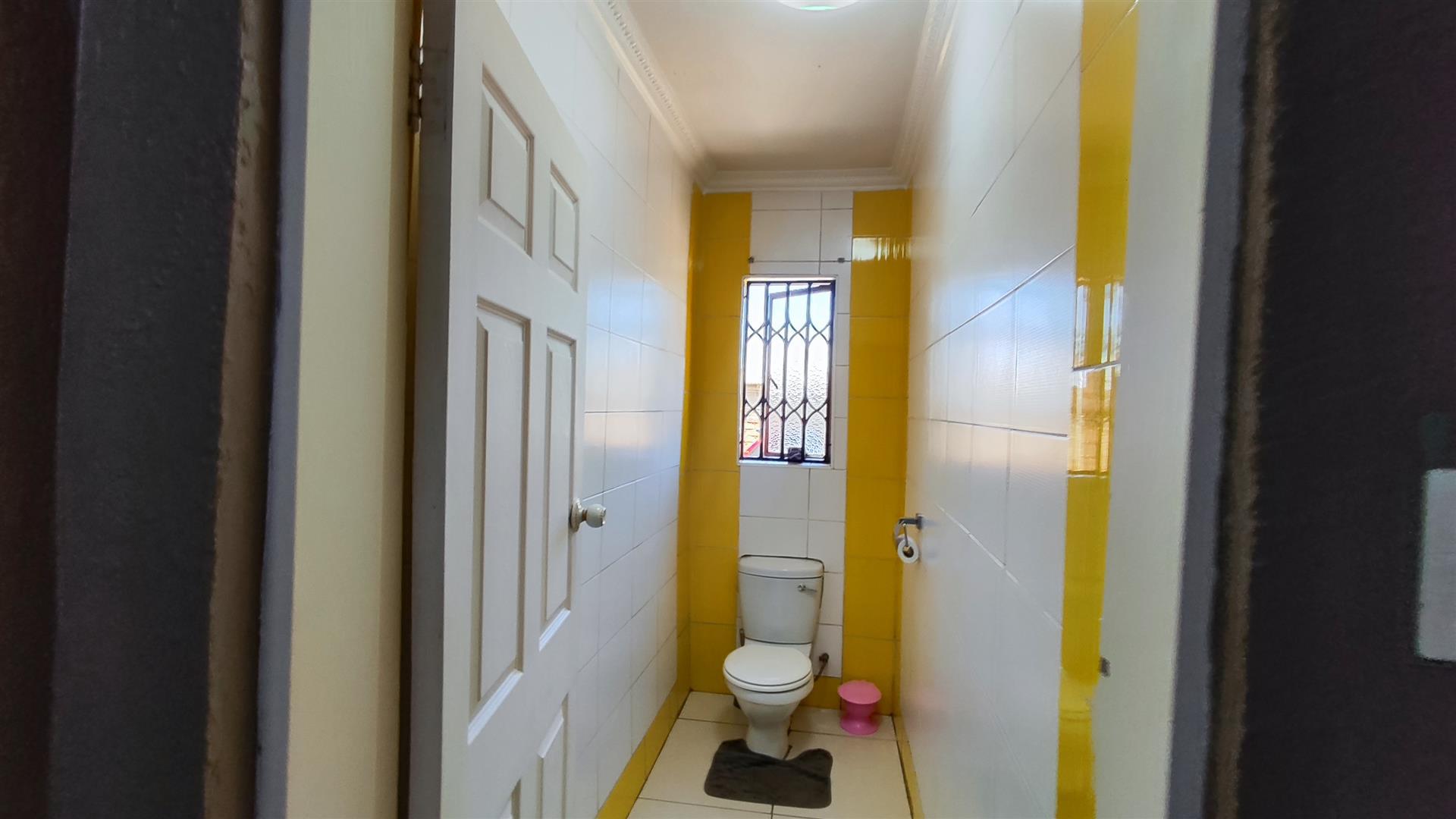 Guest Toilet of property in Actonville