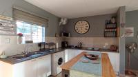 Kitchen - 14 square meters of property in Wilgeheuwel 