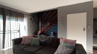 Lounges - 16 square meters of property in Wilgeheuwel 