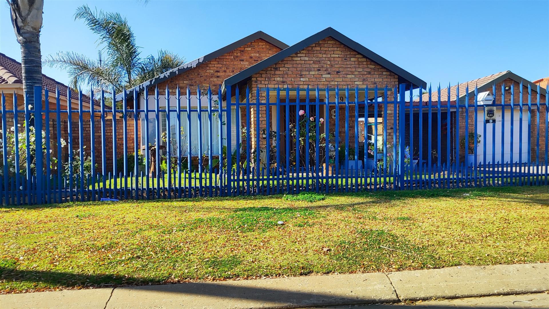 Front View of property in Van Dykpark