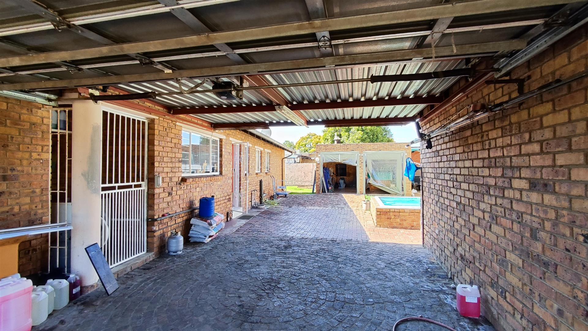 Carport  - 30 square meters of property in Van Dykpark